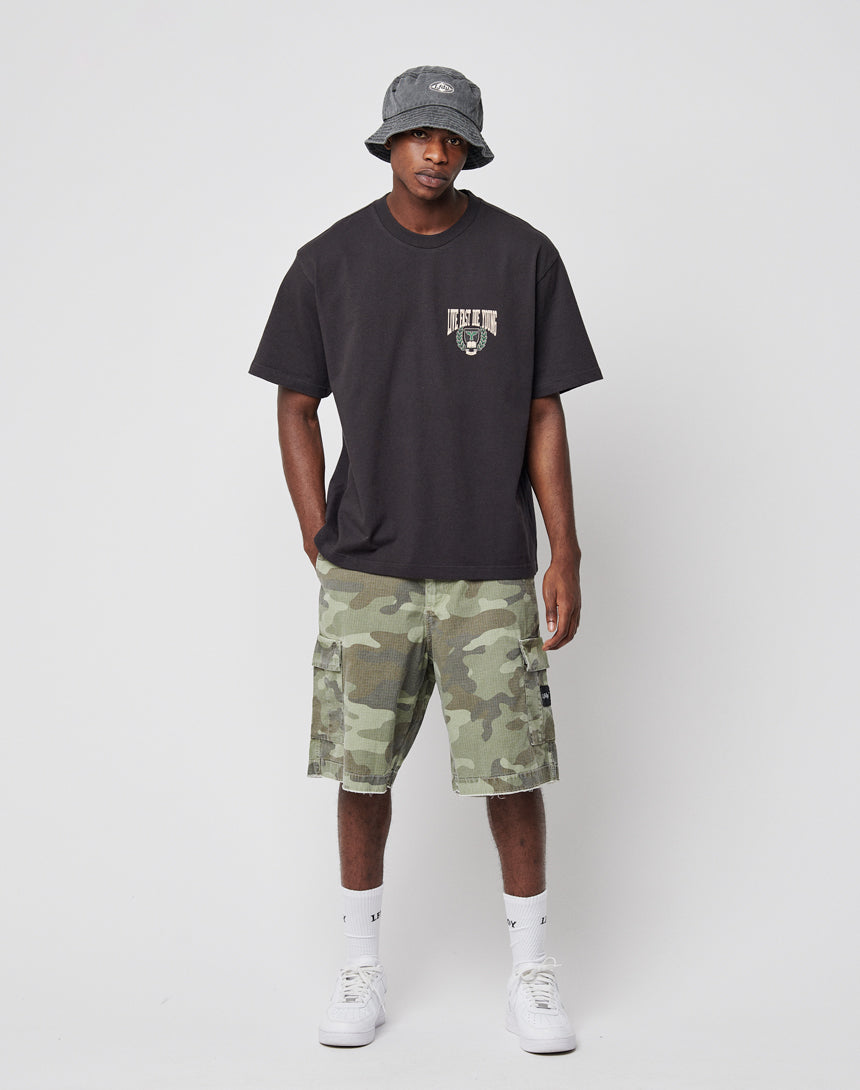 Live Fast Die Young Chest Tee